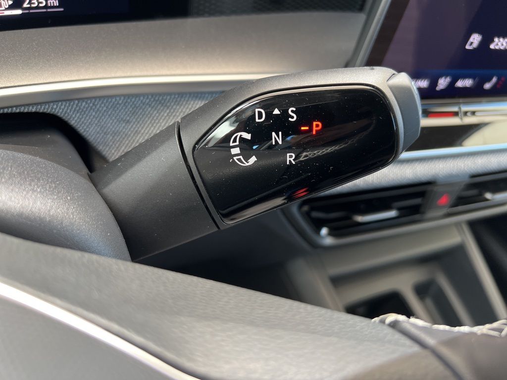 2025 Volkswagen Tiguan S photo 38