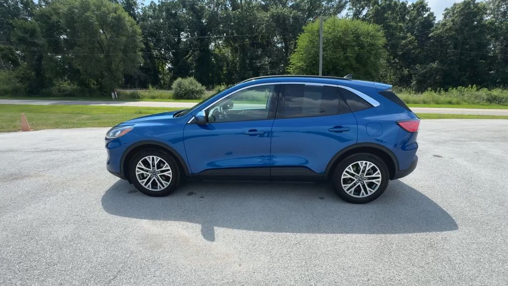 2022 Ford Escape SEL photo 3
