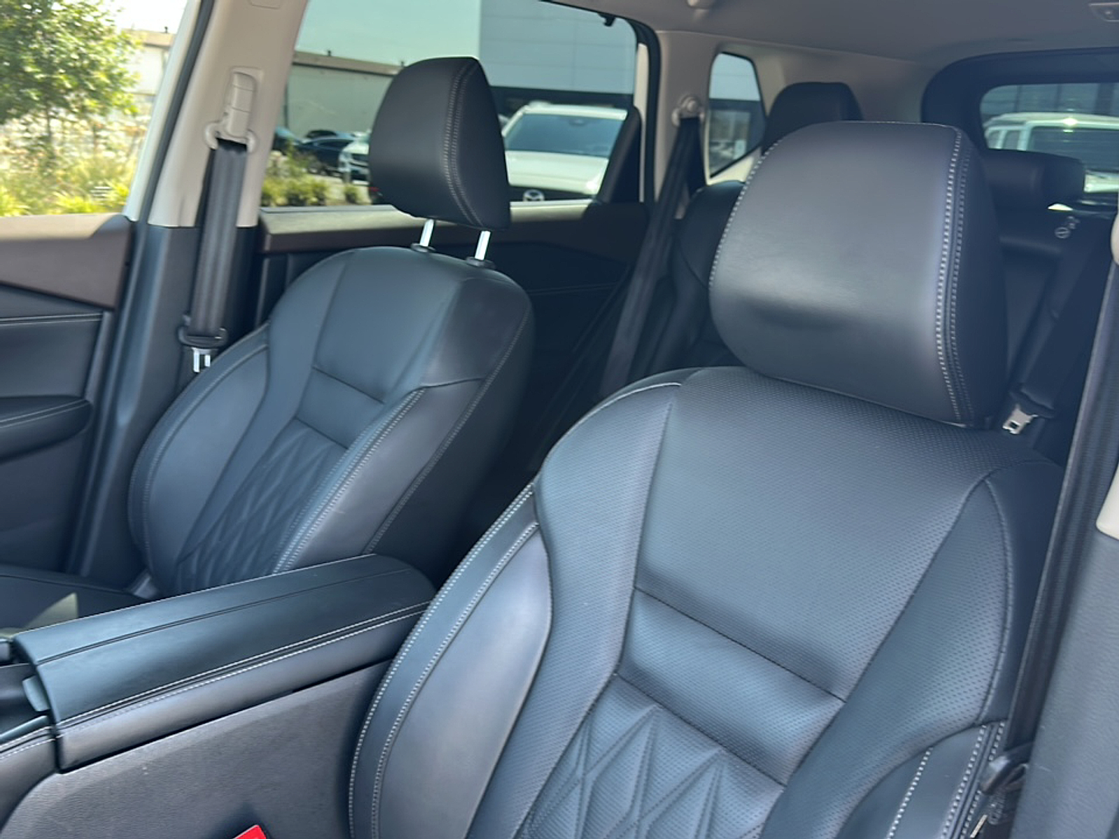2023 Nissan Rogue Platinum photo 3