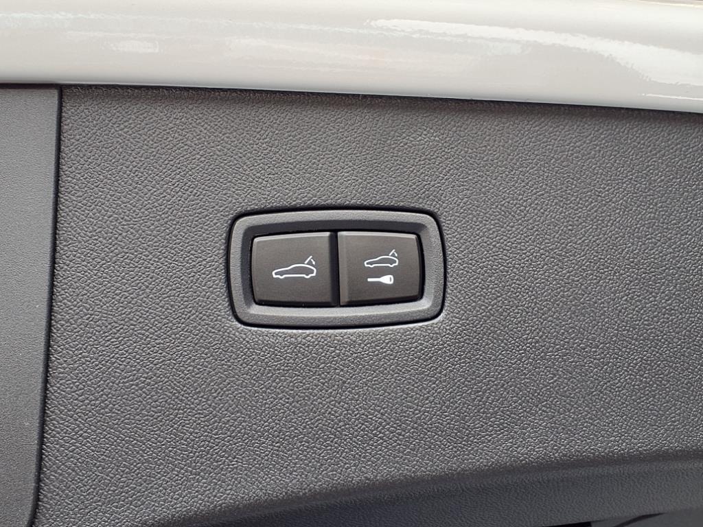 2026 Porsche Cayenne Coupe photo 26