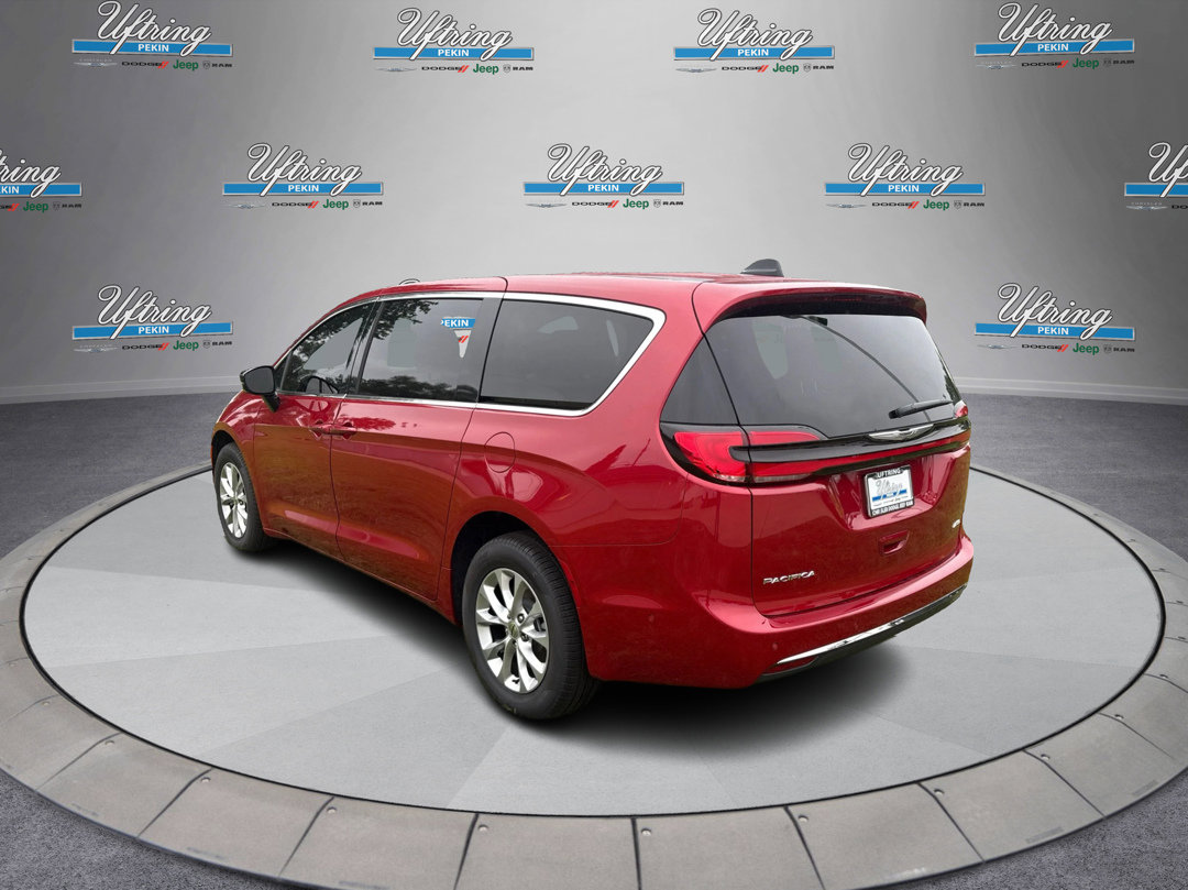 2025 Chrysler Pacifica photo 5