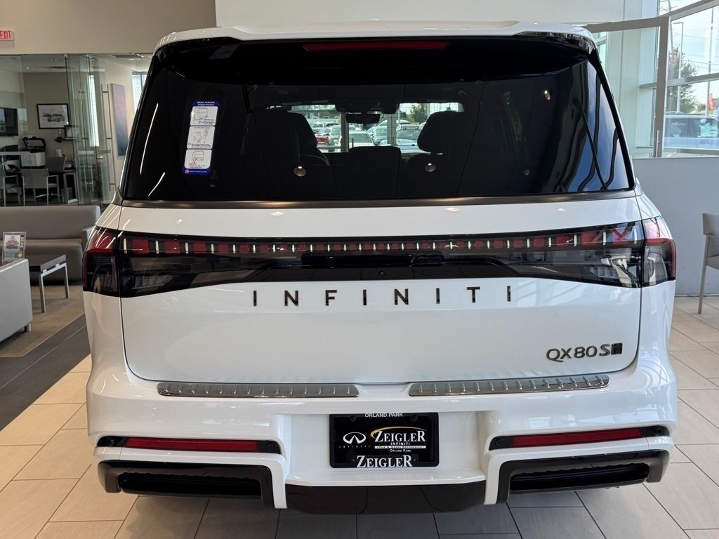 2026 Infiniti QX80 Sensory photo 3