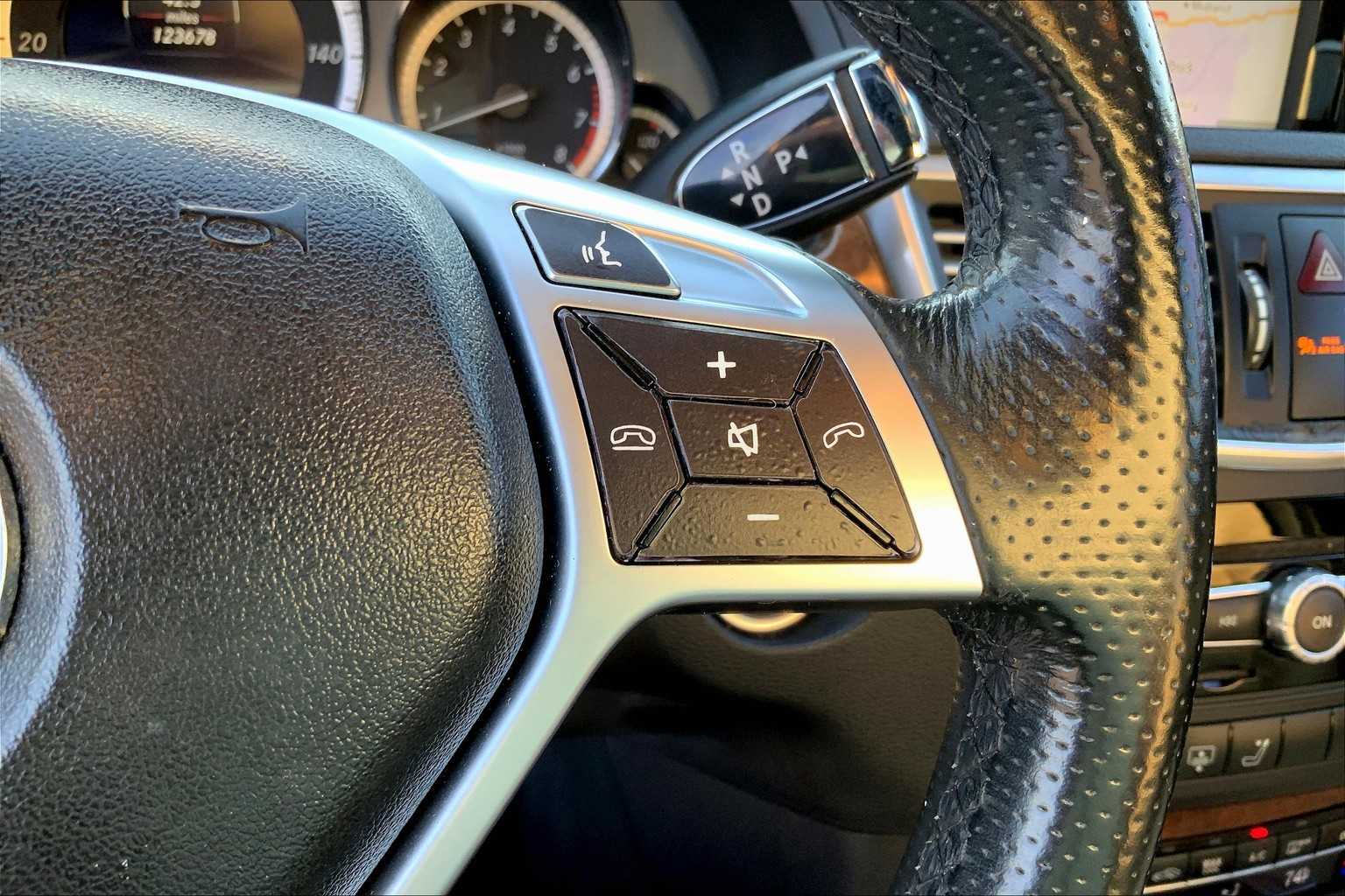 2013 Mercedes Benz E 350 Sport photo 23