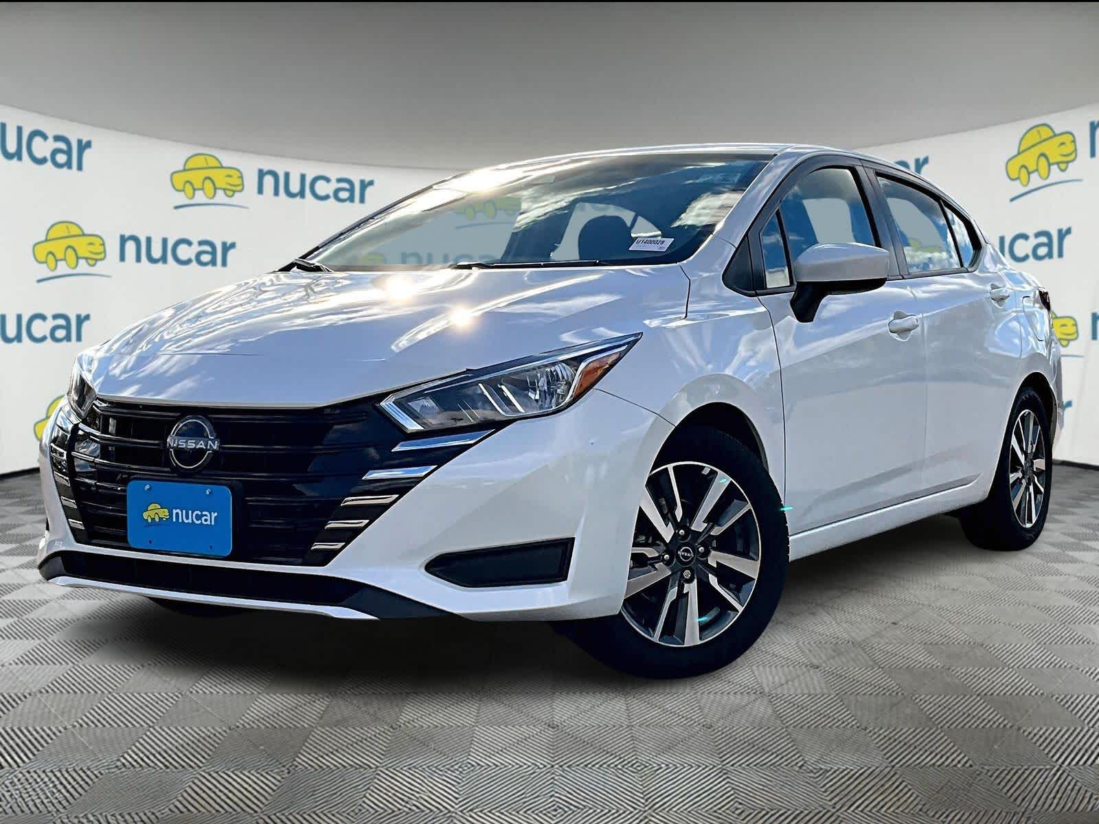 2023 Nissan Versa SV photo 3