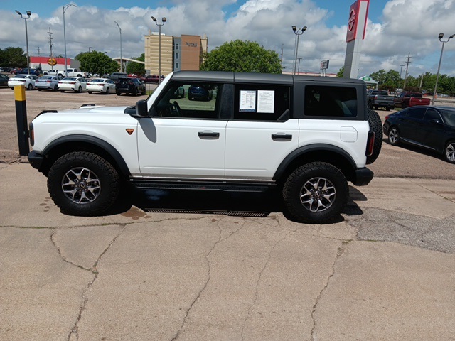 2024 Ford Bronco Badlands photo 3