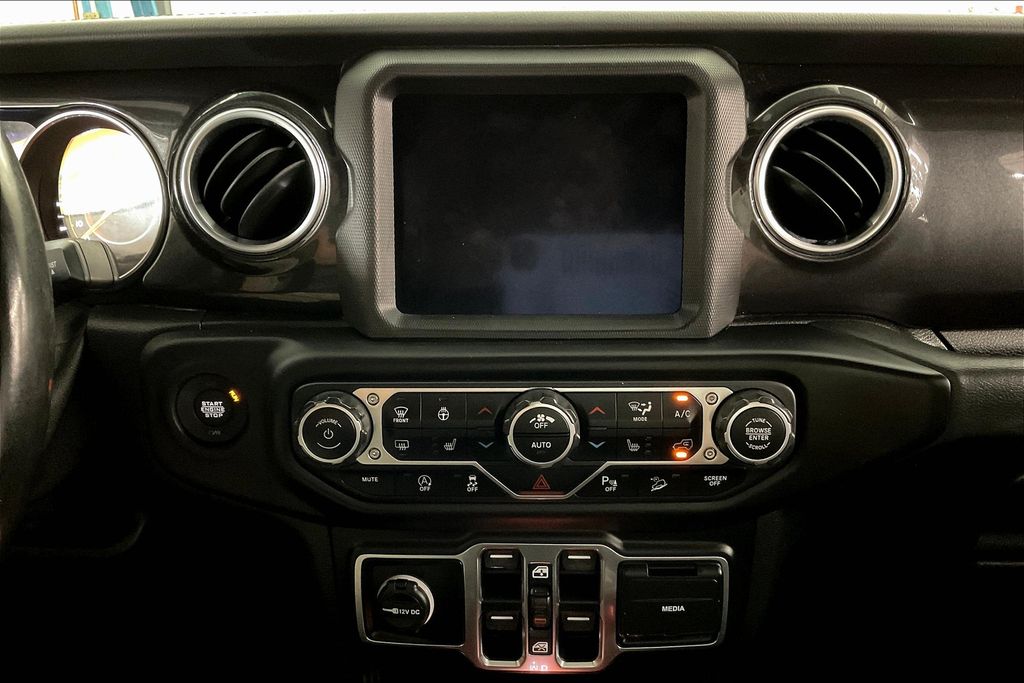 2021 Jeep Wrangler Unlimited Sahara Altitude photo 31