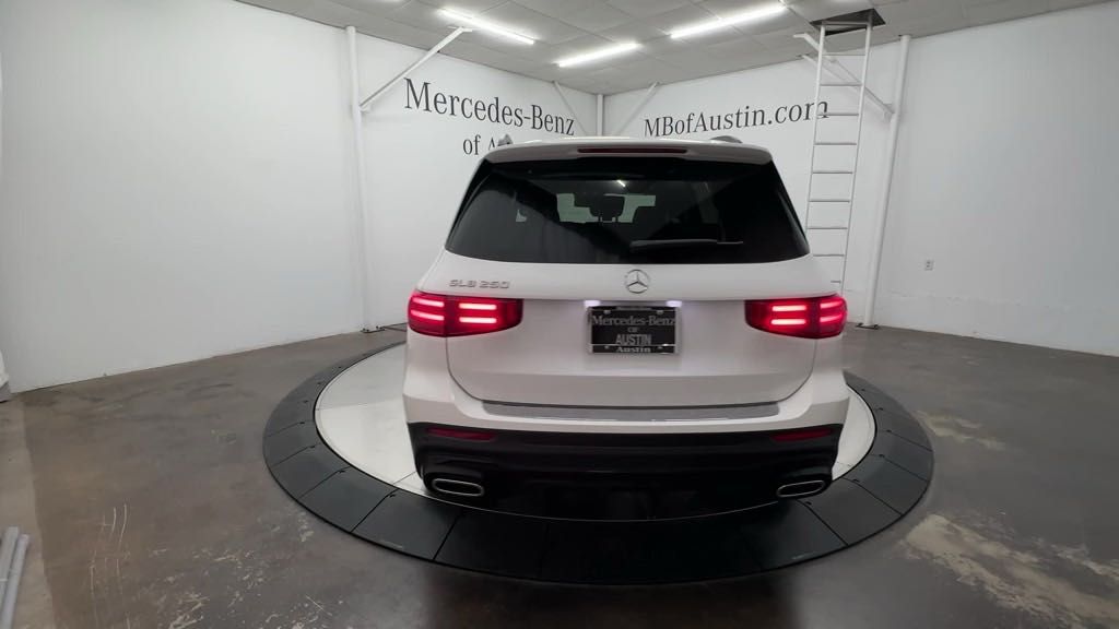2025 Mercedes Benz GLB 250 photo 4
