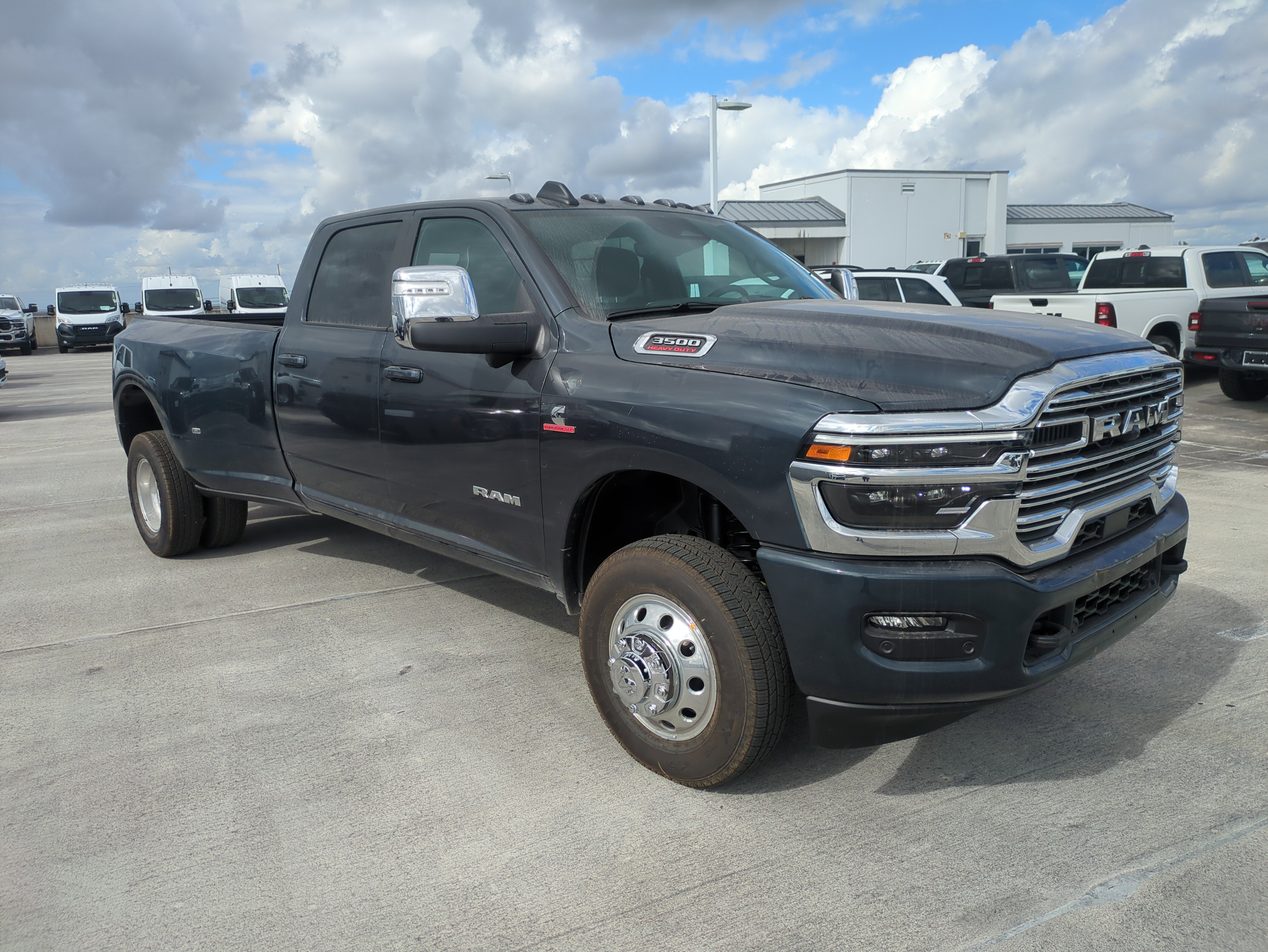 2026 RAM Ram 3500 Pickup Laramie's photo