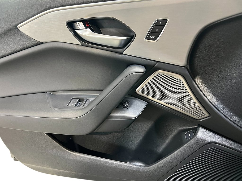 2025 Acura TLX Technology photo 15