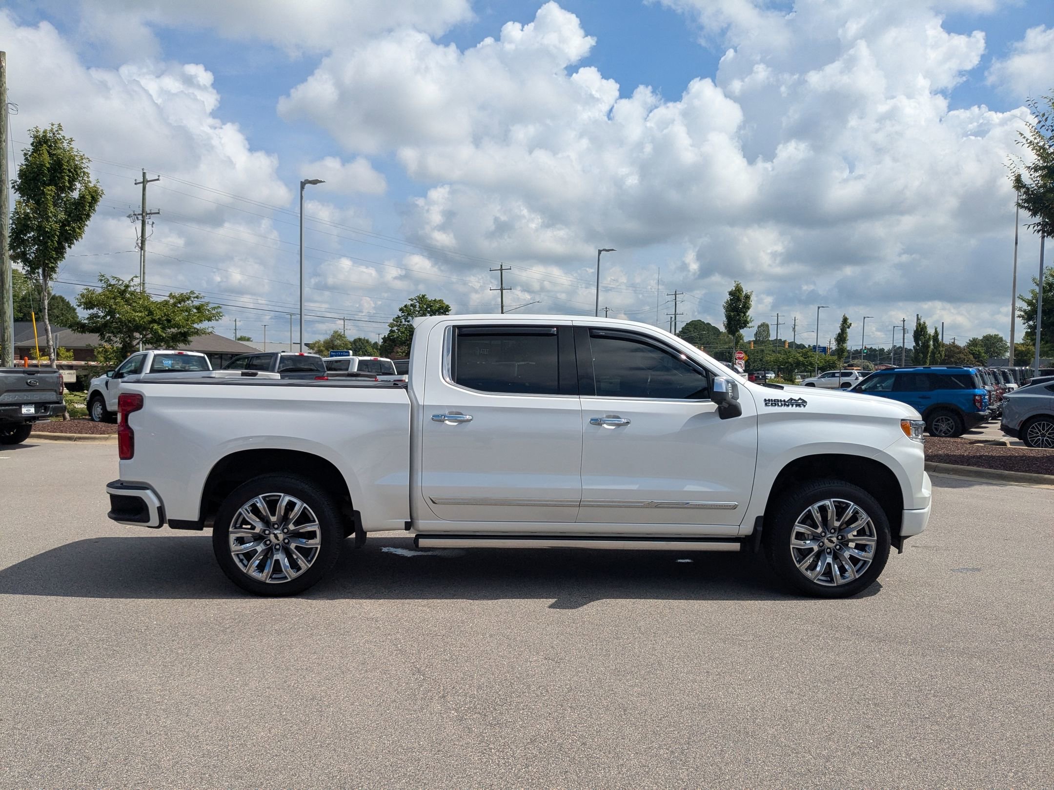 2023 Chevrolet Silverado 1500 High Country photo 6