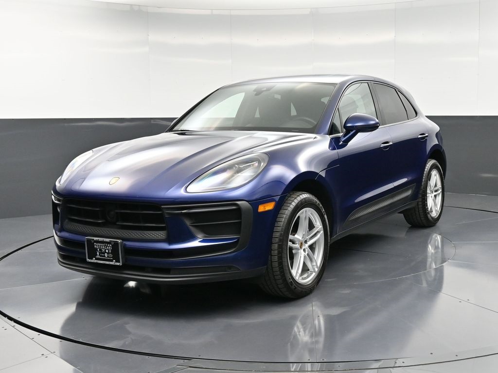 2023 Porsche Macan T's photo
