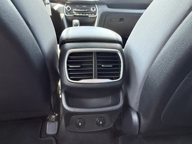 2020 Hyundai Santa Fe SE photo 18