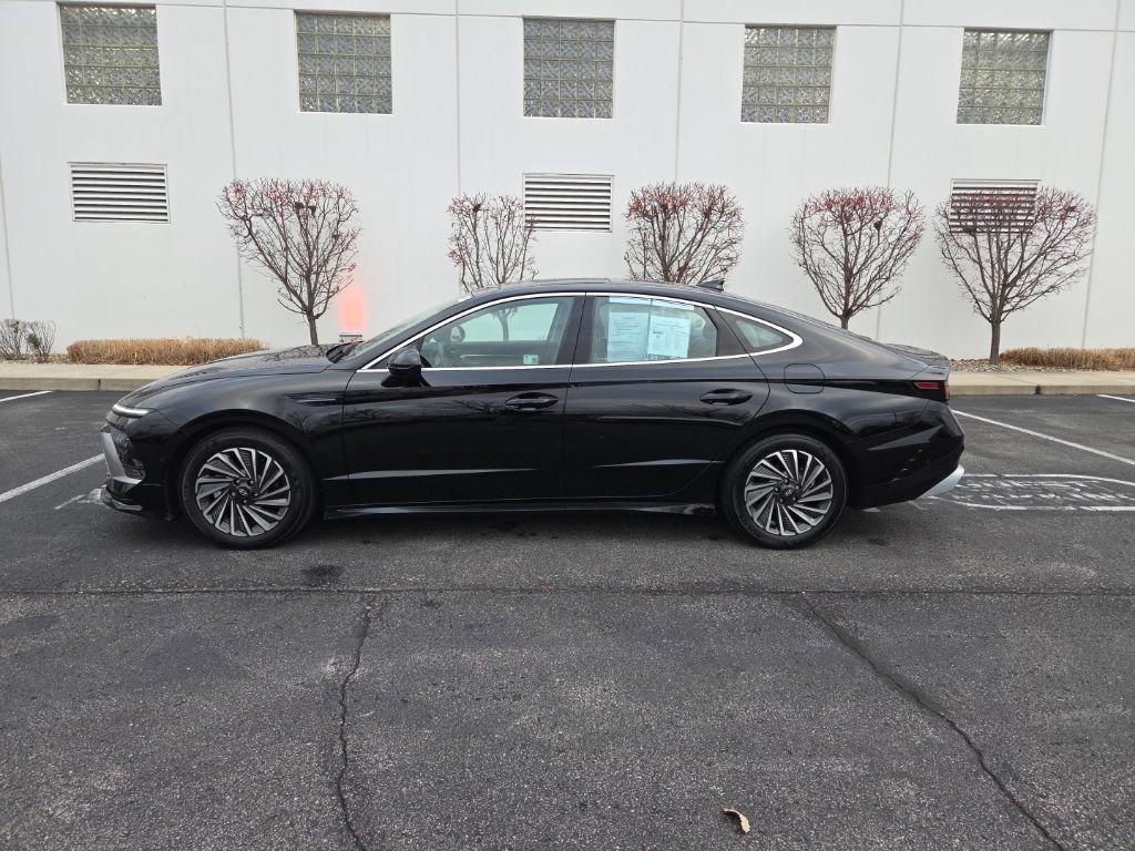 2025 Hyundai Sonata Hybrid Limited photo 4