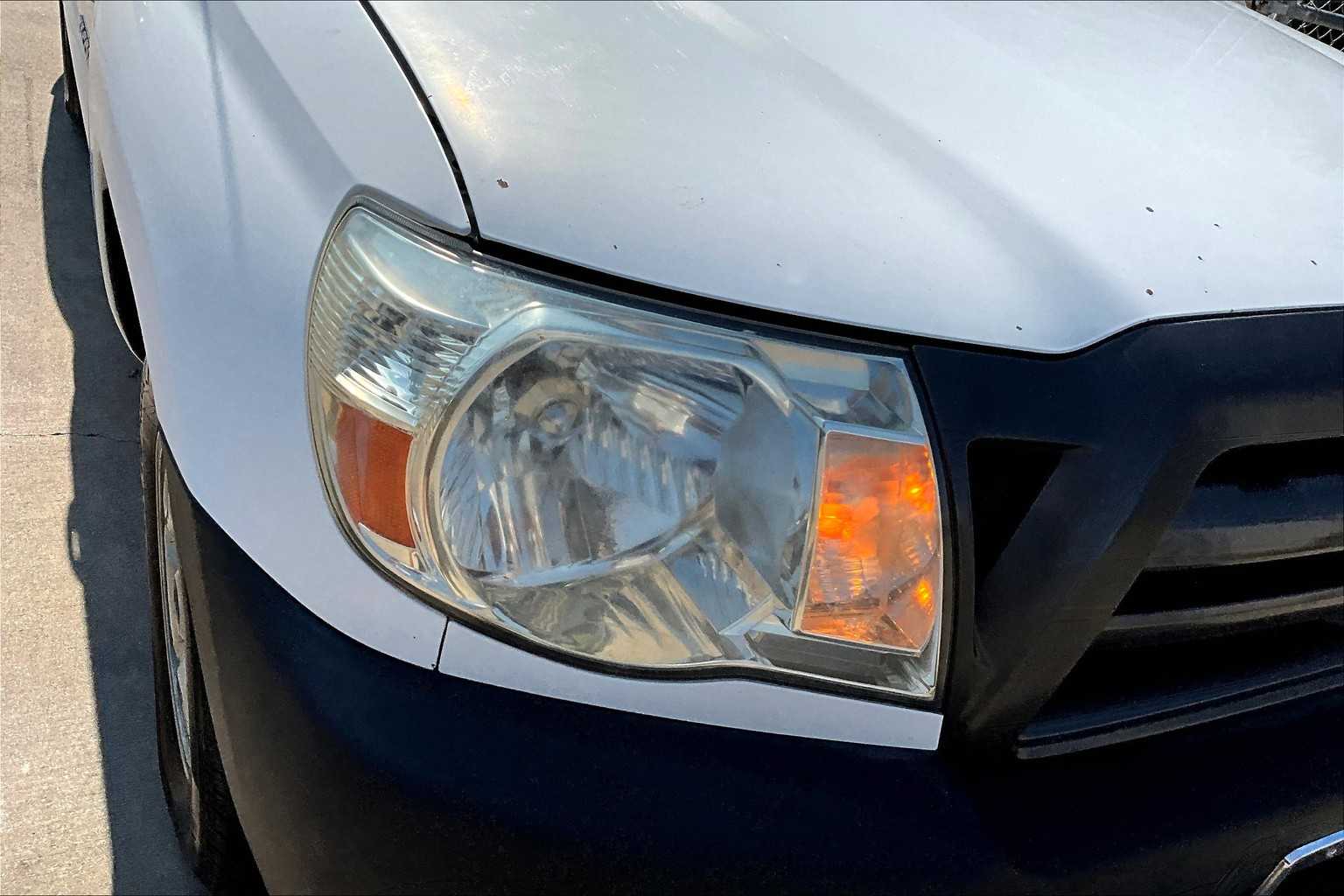 2010 Toyota Tacoma LE photo 21
