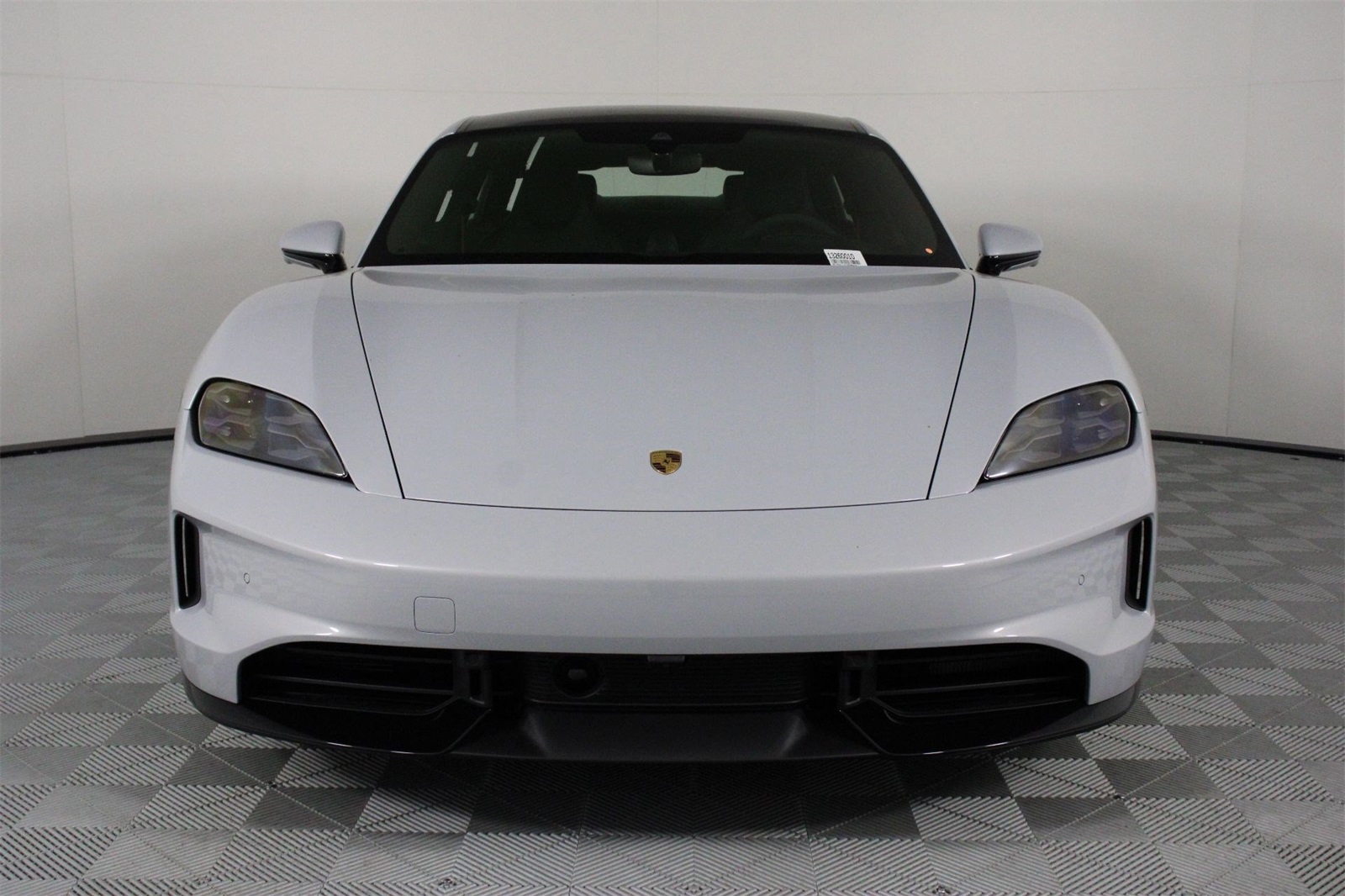 2026 Porsche Taycan GTS photo 10