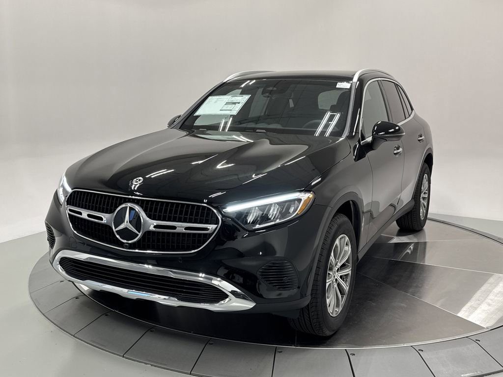 2026 Mercedes Benz GLC 300 photo 2