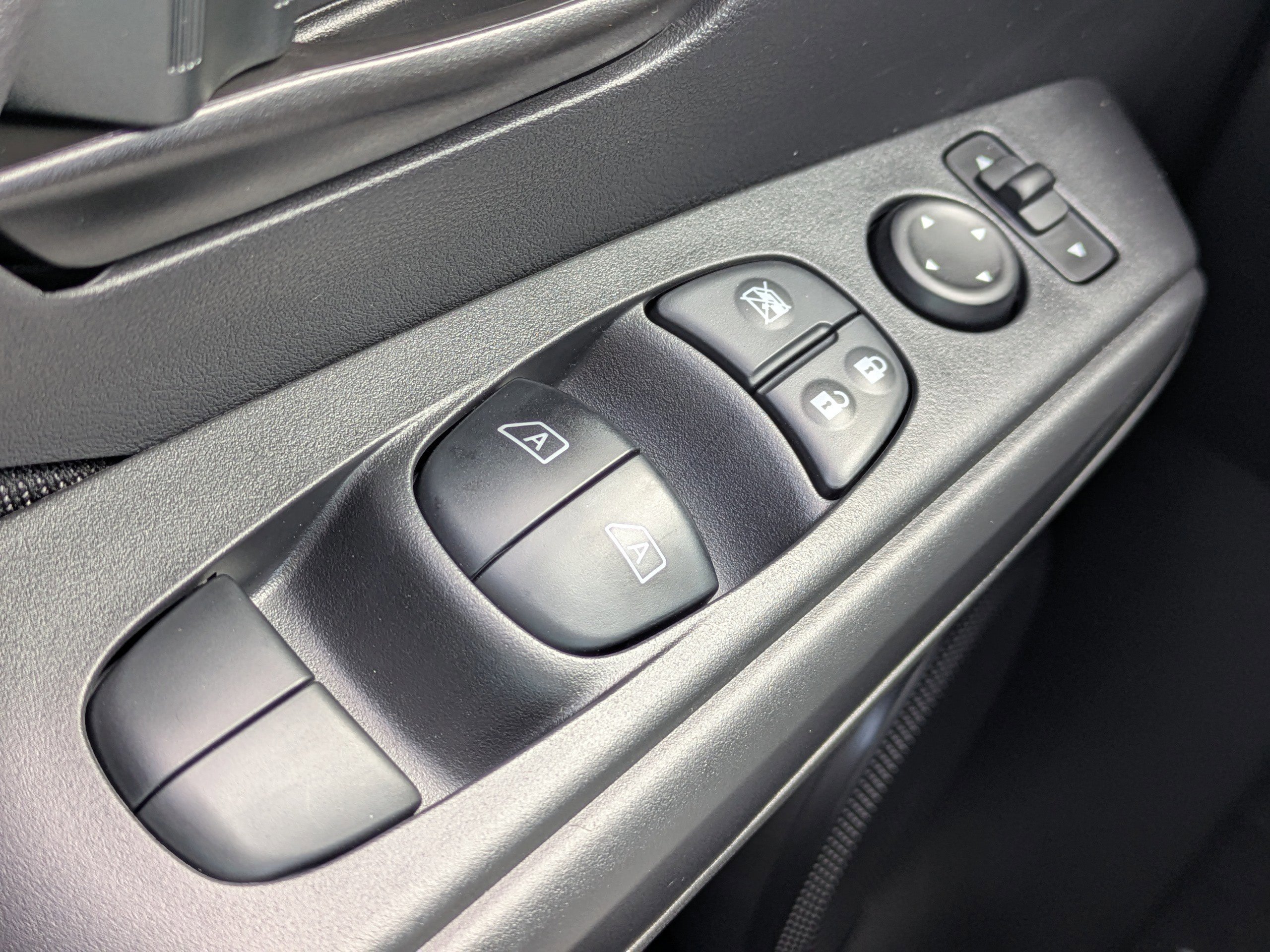 2025 Nissan Kicks Play S photo 15