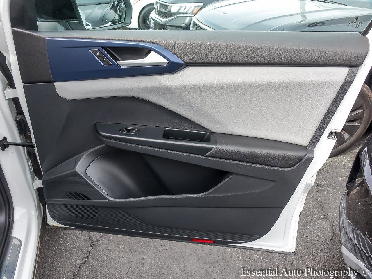 2023 VOLKSWAGEN TAOS - Image 22