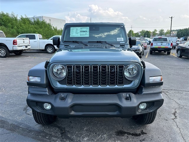 2025 Jeep Wrangler Sport S photo 3