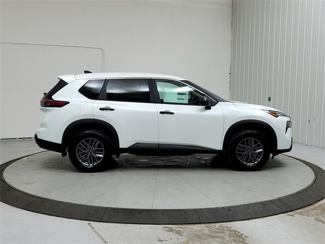 2025 Nissan Rogue S photo 8