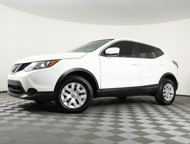 2019 Nissan Rogue Sport S's photo