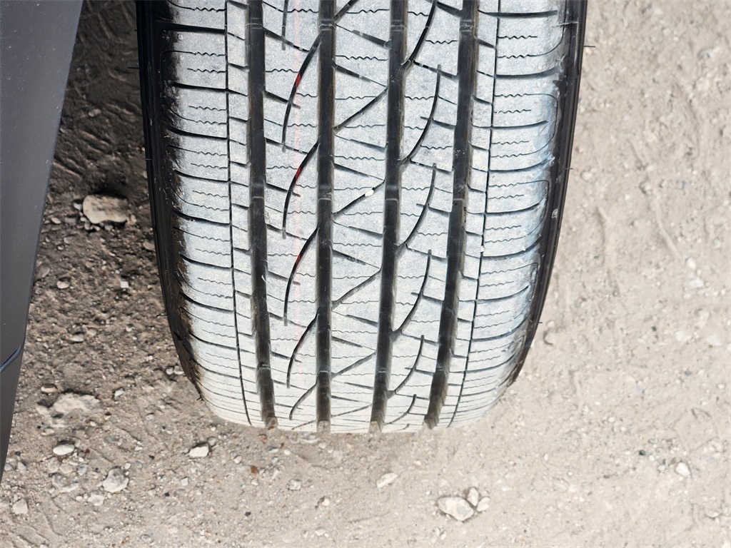 2026 Jeep Compass Latitude photo 4