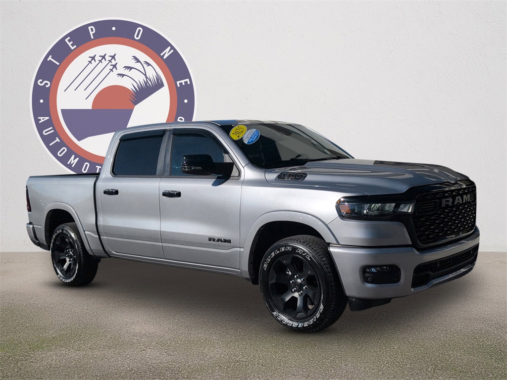 2025 Ram 1500 Big Horn Lone Star Night Edition photo 2