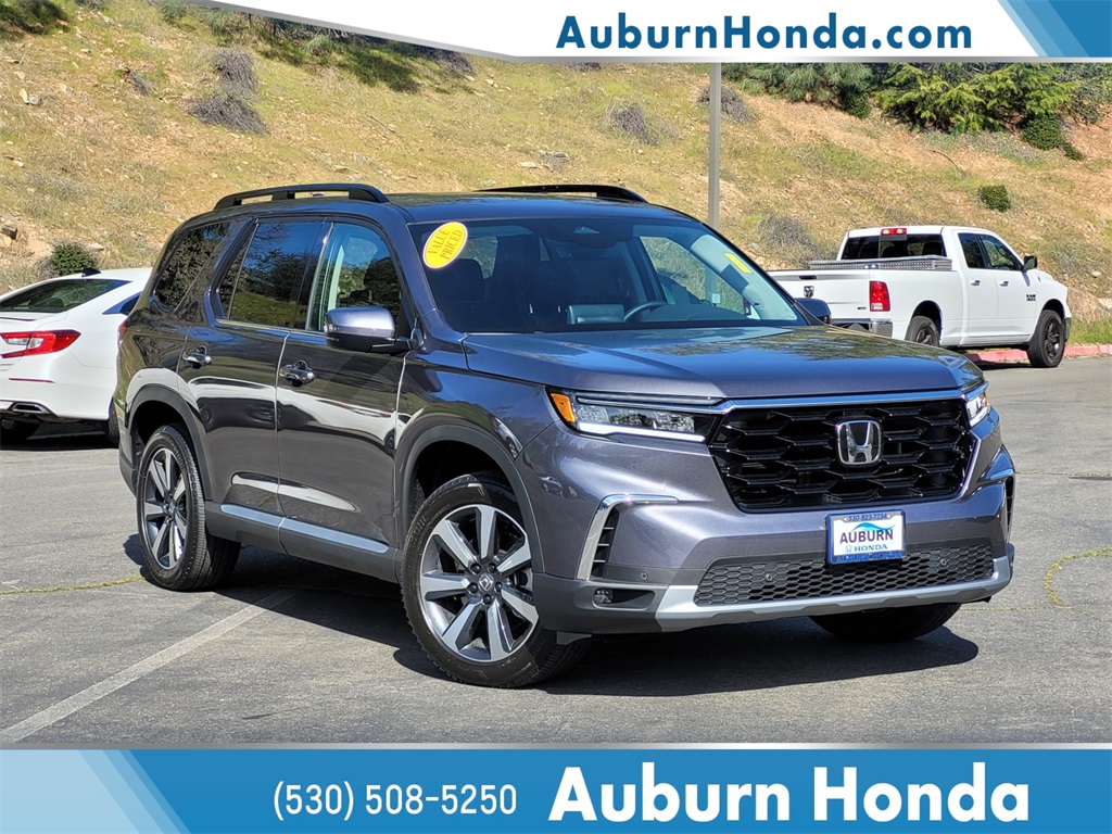 2025 Honda Pilot Touring's photo
