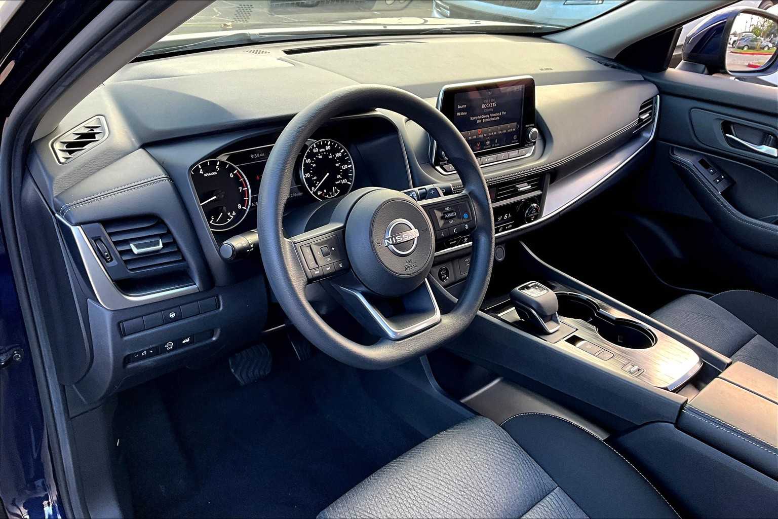 2024 Nissan Rogue SV photo 15