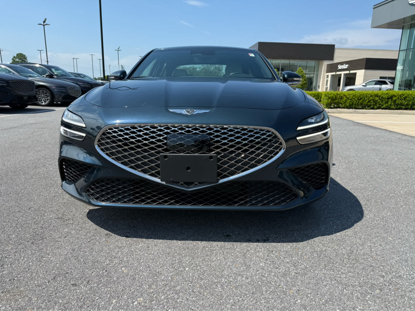 2024 Genesis G70 2.5T photo 2