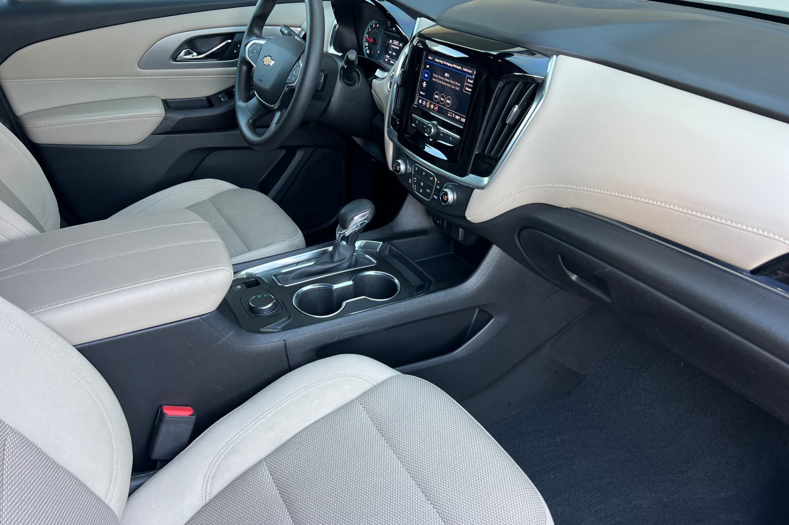 2022 Chevrolet Traverse LS photo 14