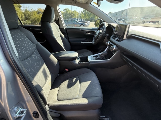 2024 Toyota RAV4 XLE photo 10