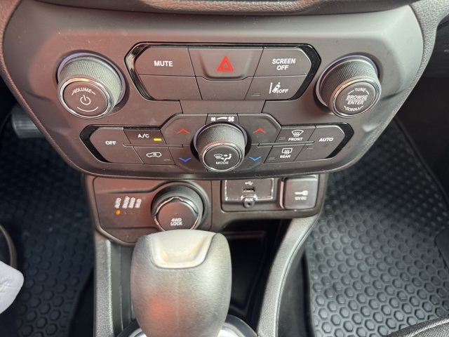 2021 Jeep Renegade Latitude photo 26