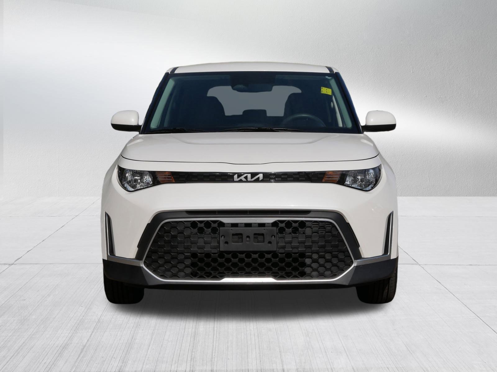 2023 Kia Soul LX photo 2