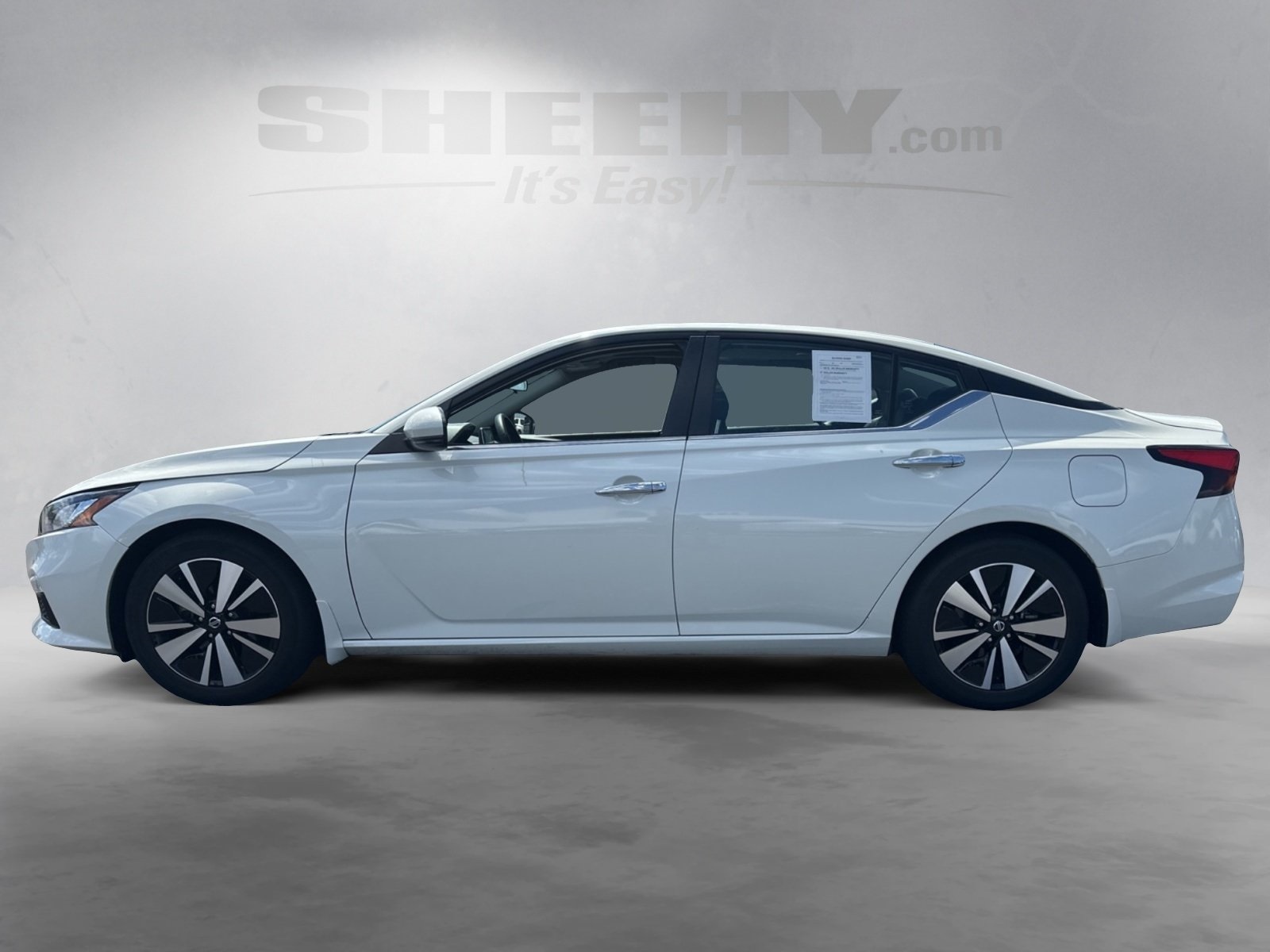 2021 Nissan Altima 2.5 SV photo 13