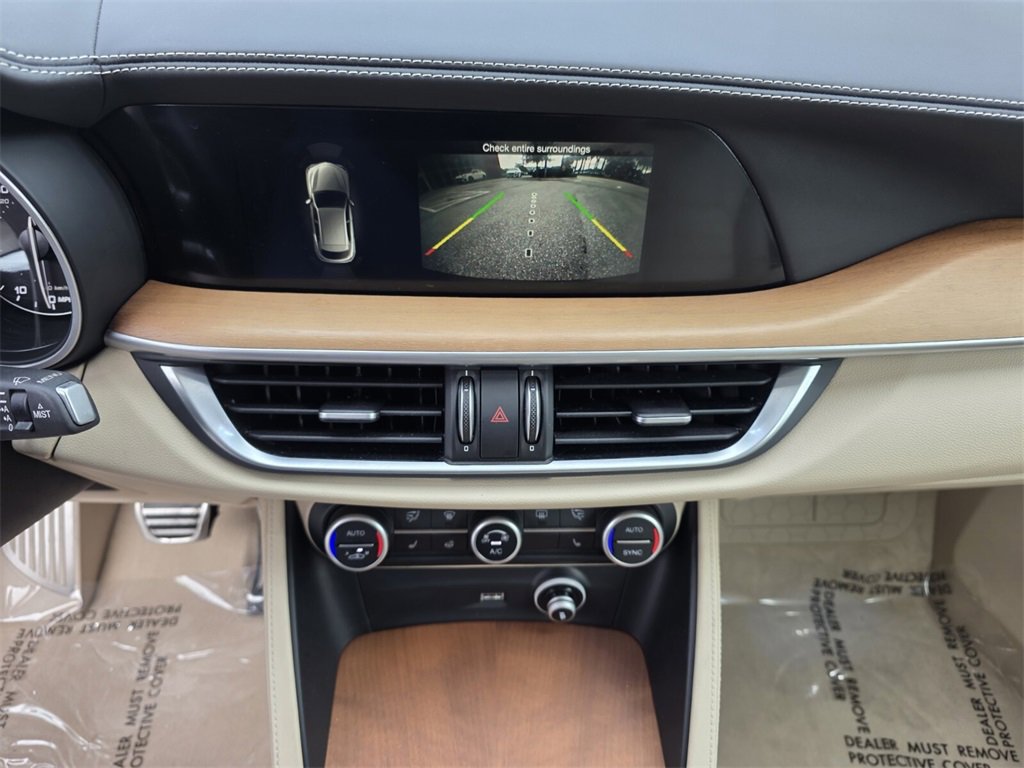 2019 Alfa Romeo Stelvio Ti photo 23