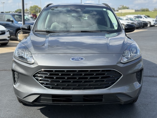 2022 Ford Escape SE photo 2