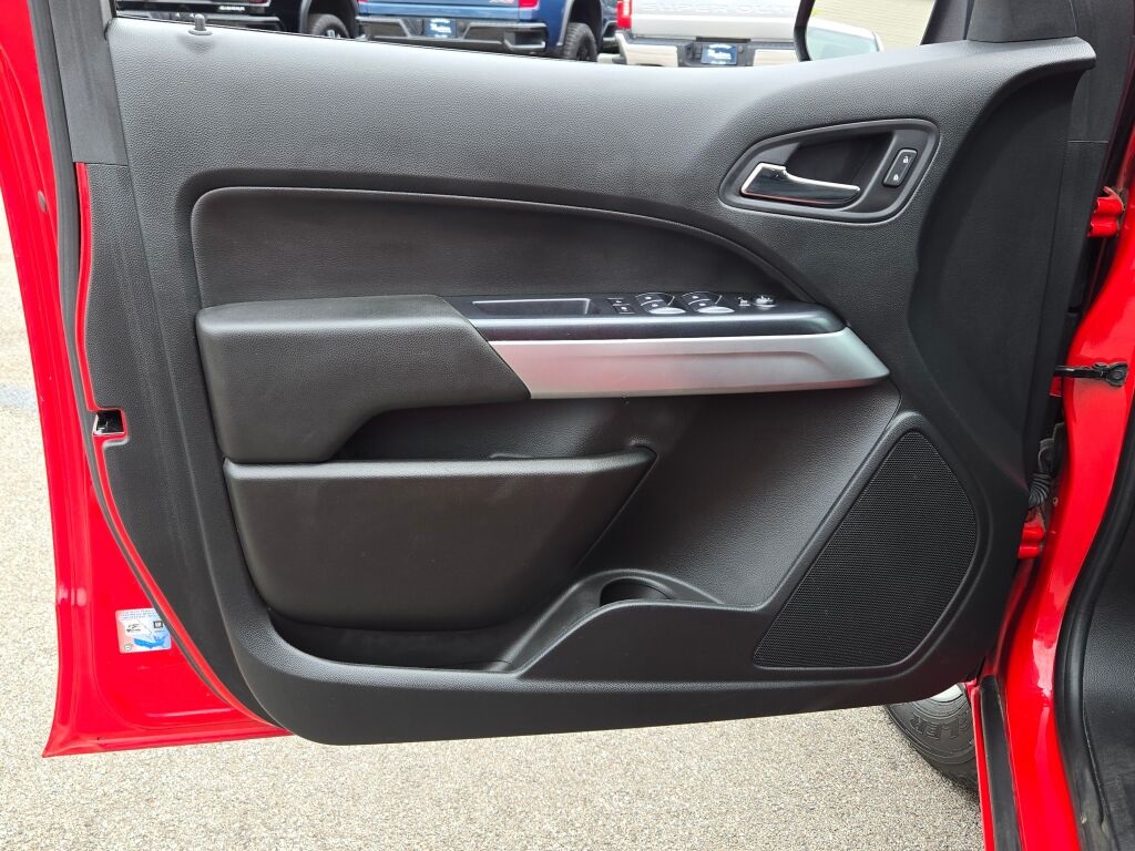 2020 Chevrolet Colorado LT photo 13