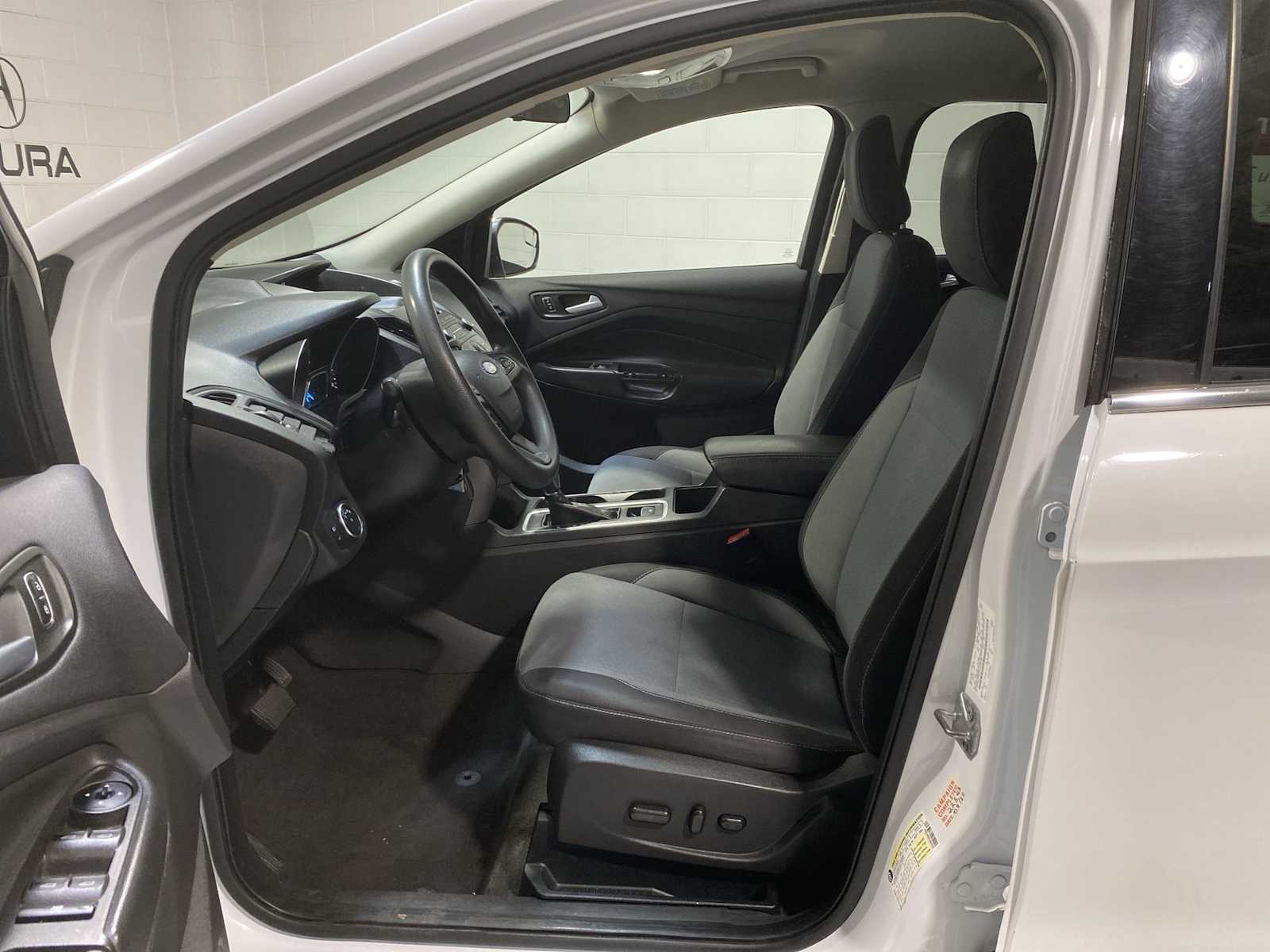 2018 Ford Escape SE photo 2