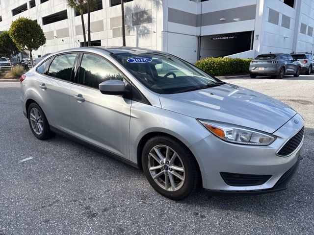 2018 Ford Focus SE's photo