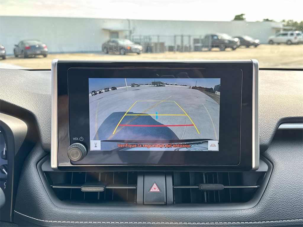 2024 Toyota RAV4 XLE photo 22
