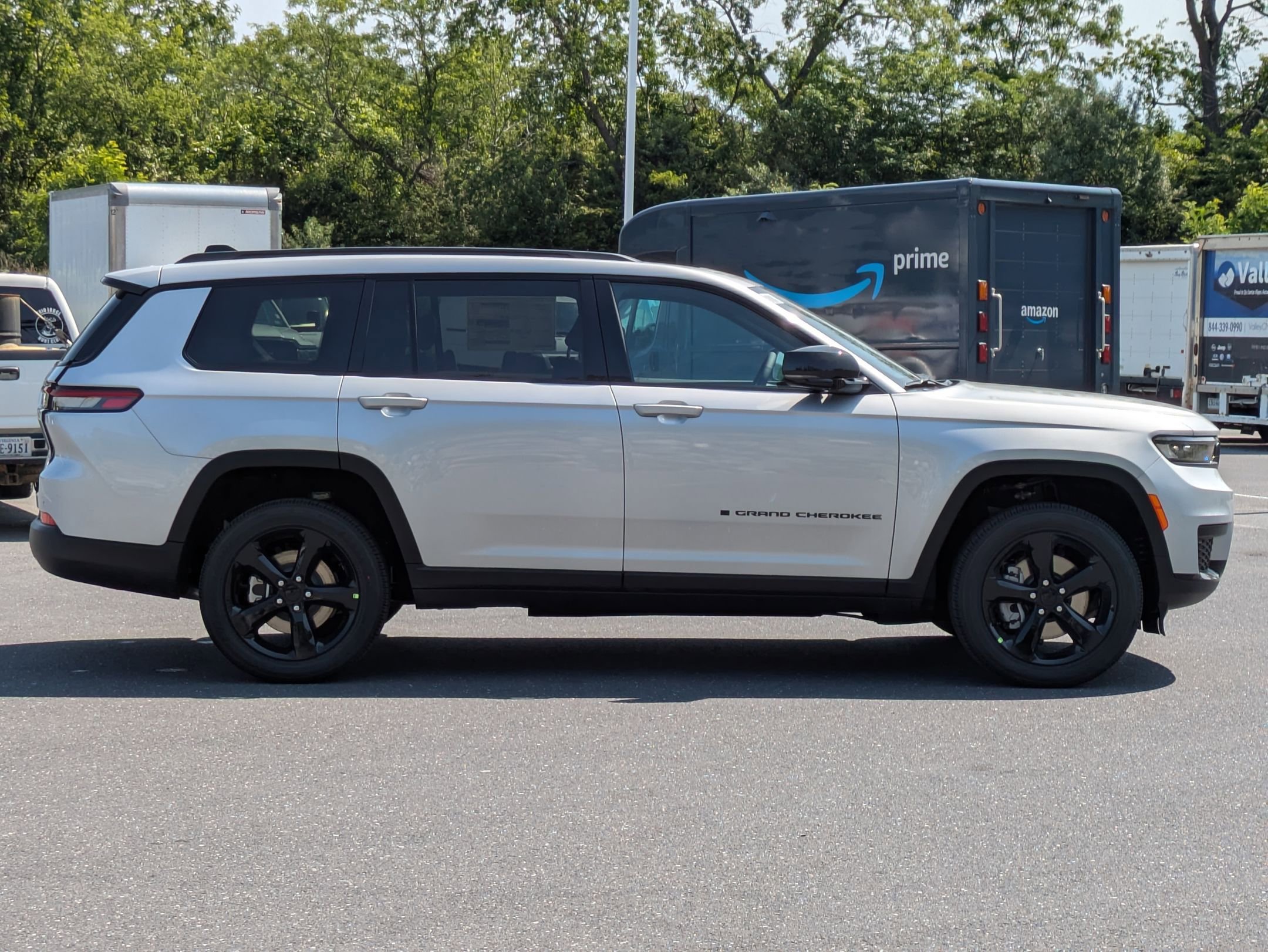2025 Jeep Grand Cherokee Altitude X photo 2