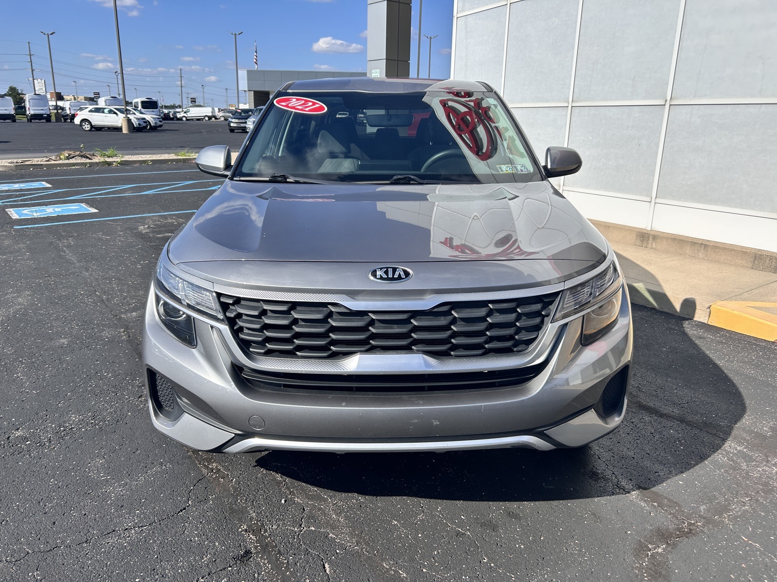 2021 Kia Seltos LX photo 2
