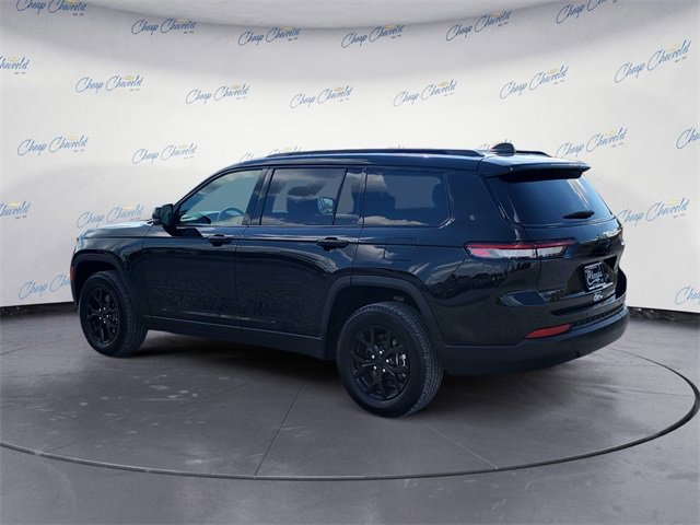 2024 Jeep Grand Cherokee Altitude photo 2