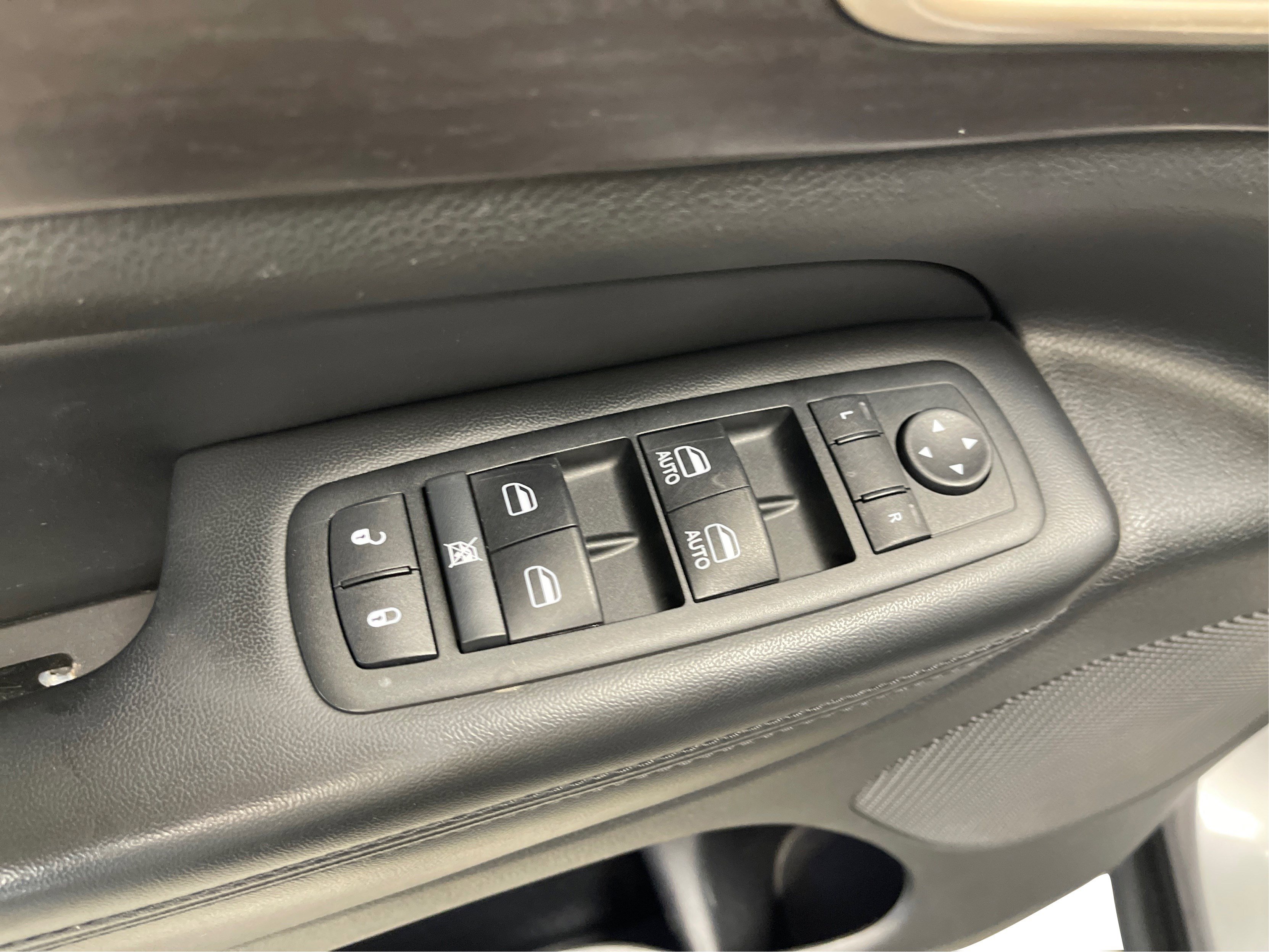 2014 Jeep Grand Cherokee Laredo photo 16