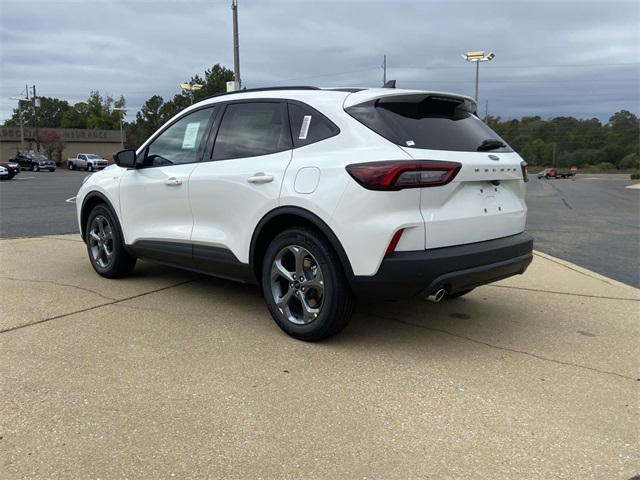 2026 Ford Escape ST-Line photo 2