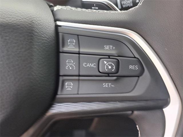 2025 Jeep Grand Cherokee Laredo Altitude photo 19