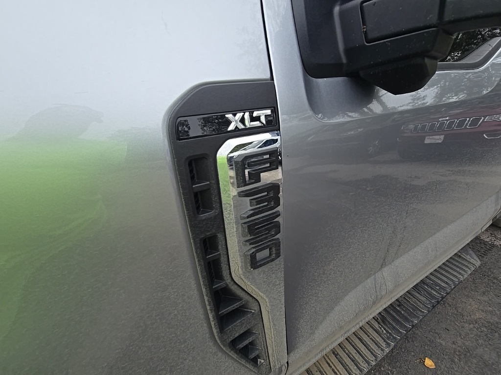 2024 Ford F-350 photo 14