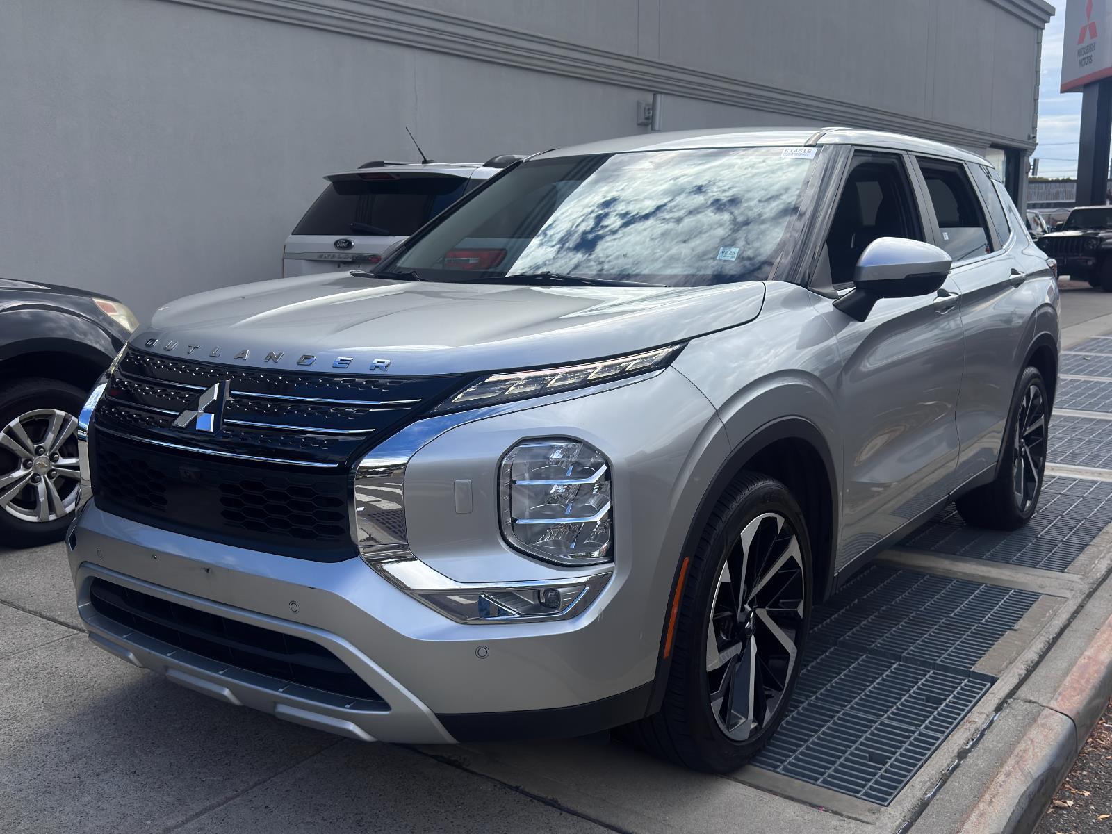 2022 Mitsubishi Outlander SE