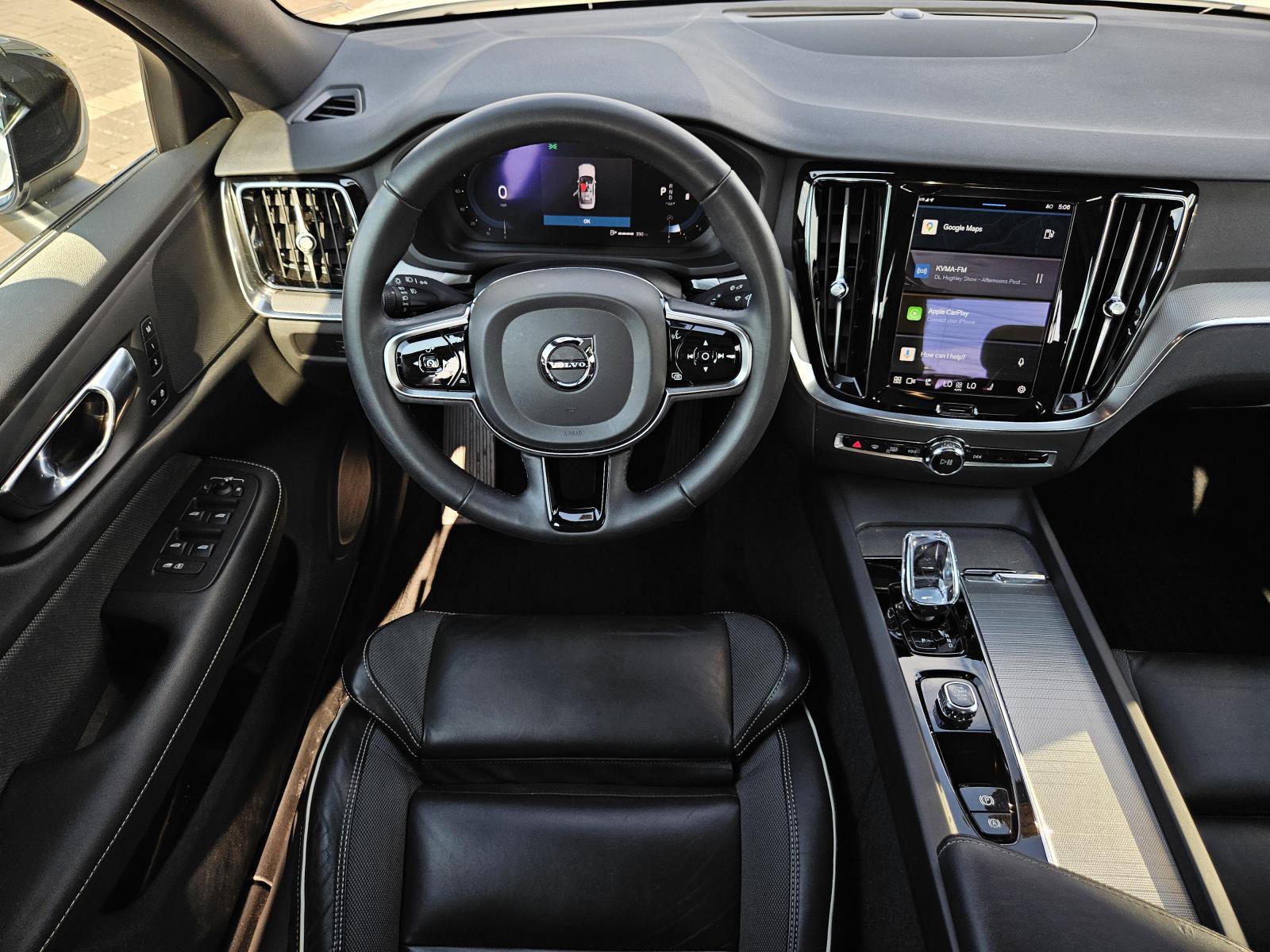 2024 Volvo S60 B5 AWD Plus Black Edition photo 27